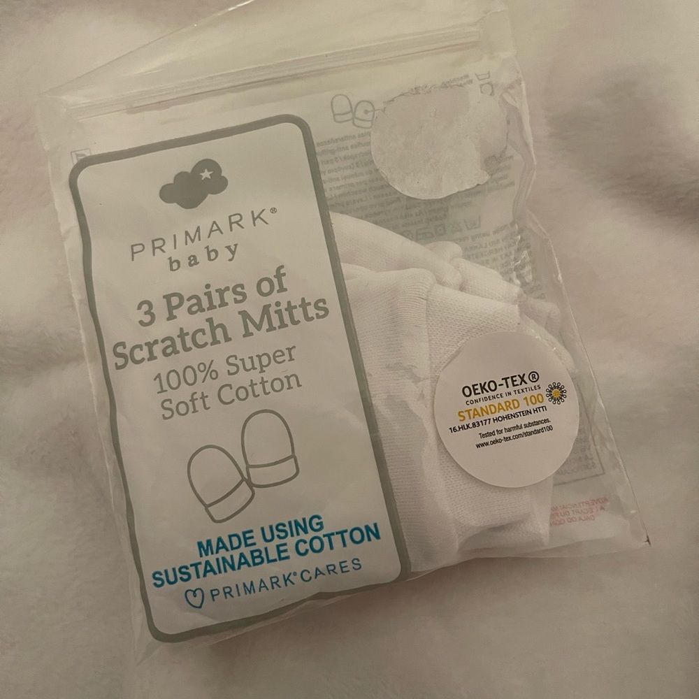 Baby mittens primark